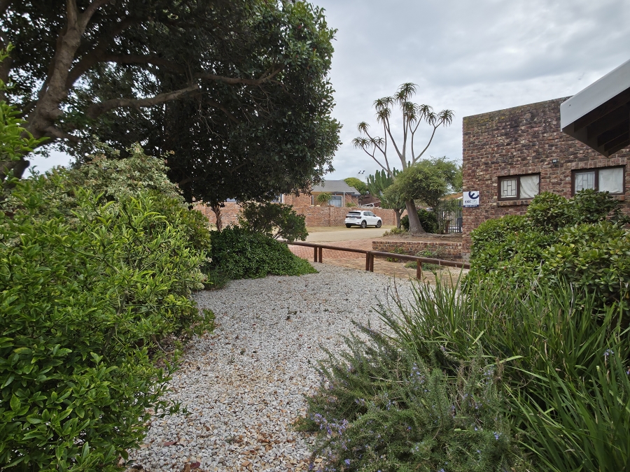 4 Bedroom Property for Sale in Noorsekloof Eastern Cape